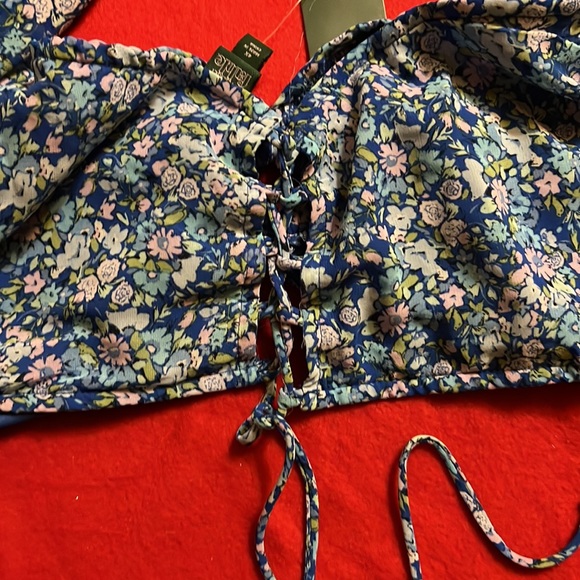 Women's Plus Size Puff Short Sleeve
Sweetheart Neck Tiny Top -NWT - Picture 4 of 5